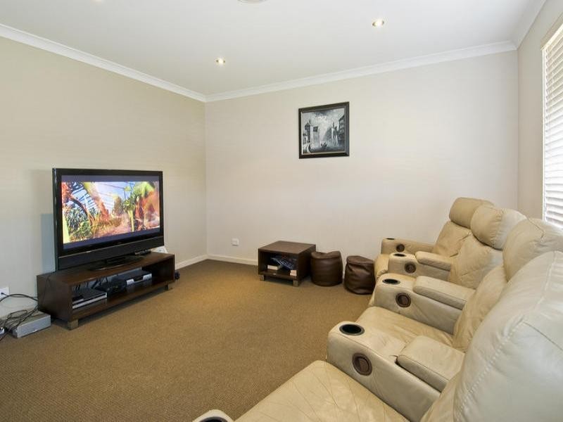 14 Casuarina Drive, Molendinar QLD 4214