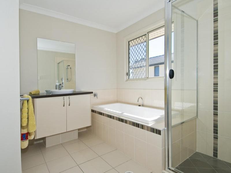 14 Casuarina Drive, Molendinar QLD 4214