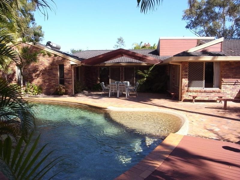 11 Anthea Court, Benowa QLD 4217