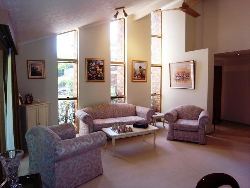 11 Anthea Court, Benowa QLD 4217