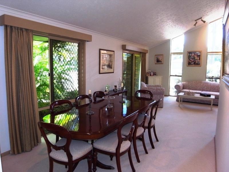 11 Anthea Court, Benowa QLD 4217