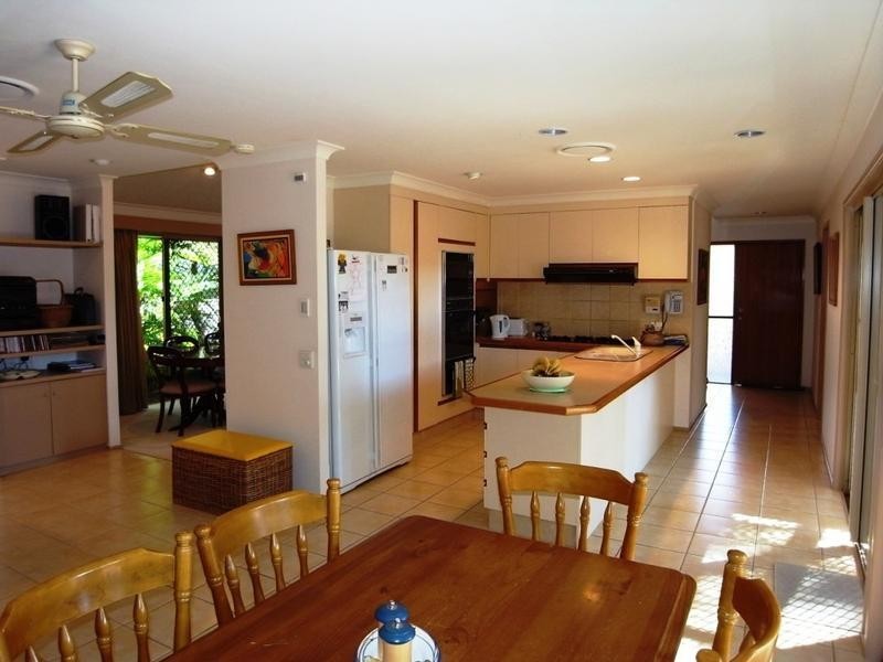 11 Anthea Court, Benowa QLD 4217