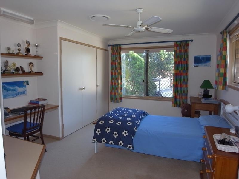 11 Anthea Court, Benowa QLD 4217