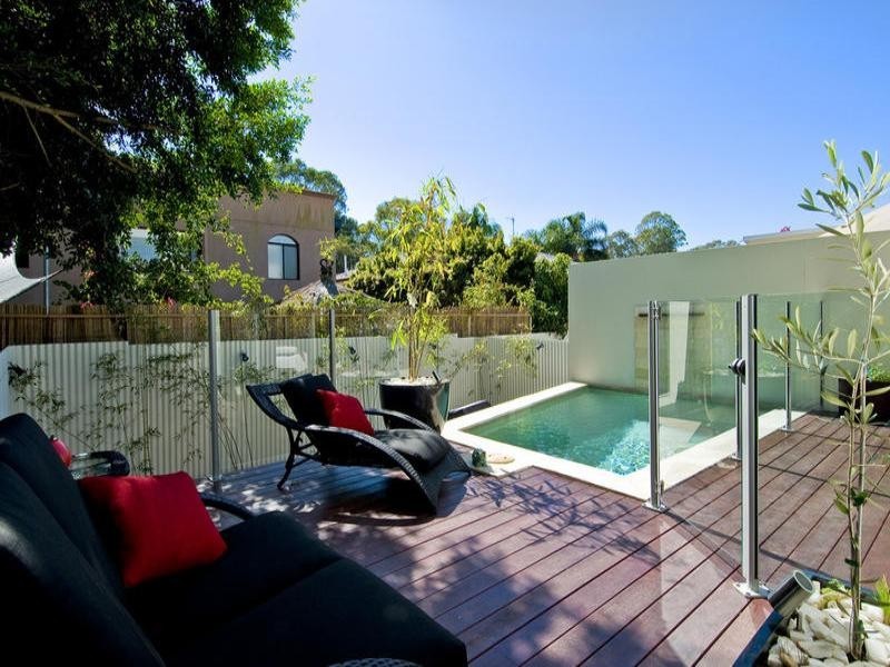 1/5 Heeb Street, Bundall QLD 4217