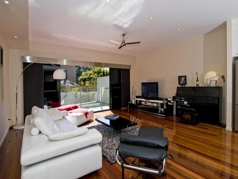 1/5 Heeb Street, Bundall QLD 4217