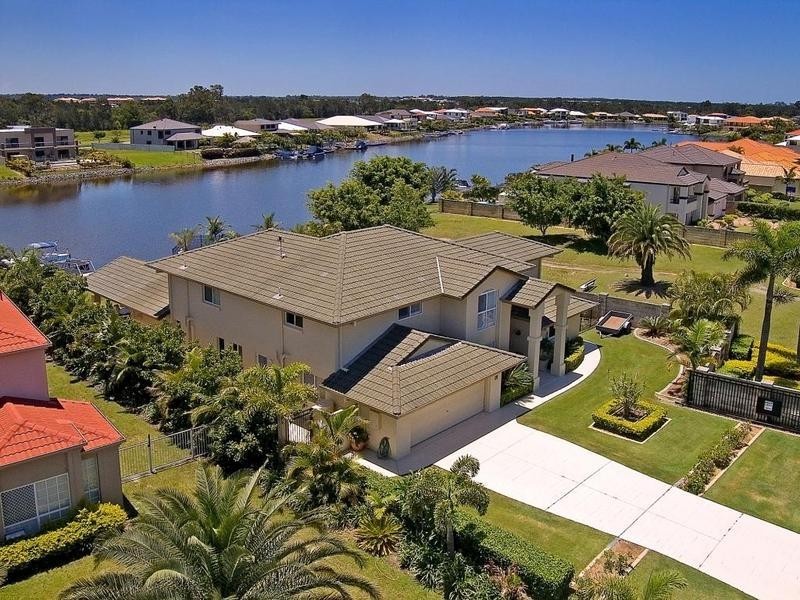 22 Parkwater Point, Helensvale QLD 4212