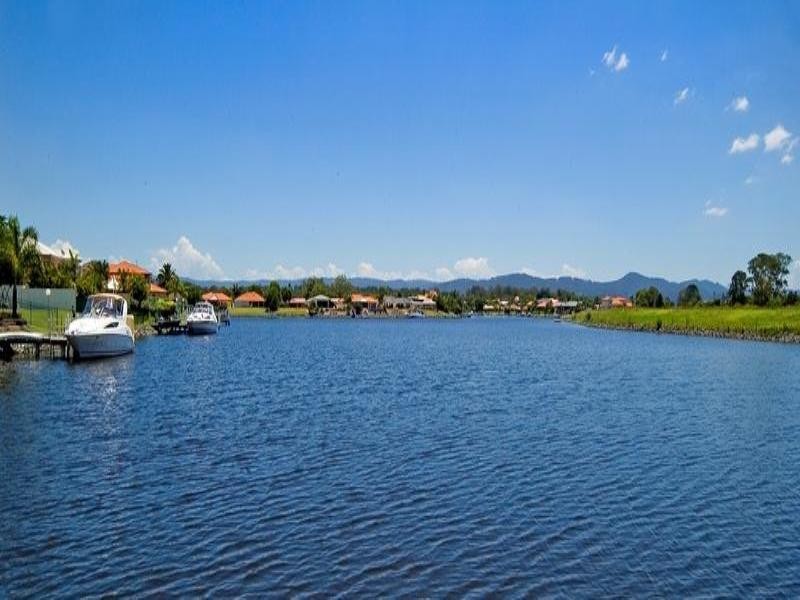 22 Parkwater Point, Helensvale QLD 4212