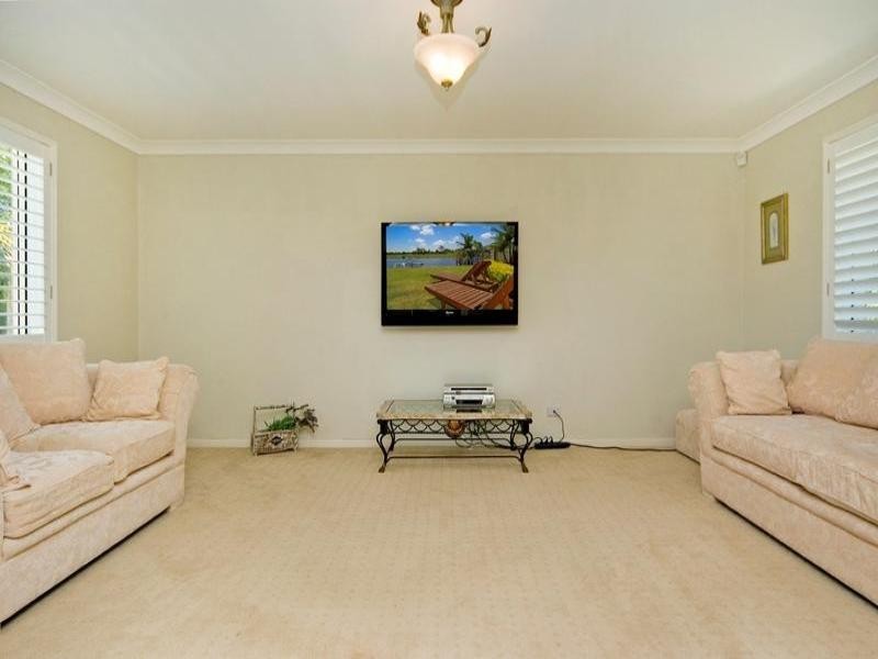 22 Parkwater Point, Helensvale QLD 4212