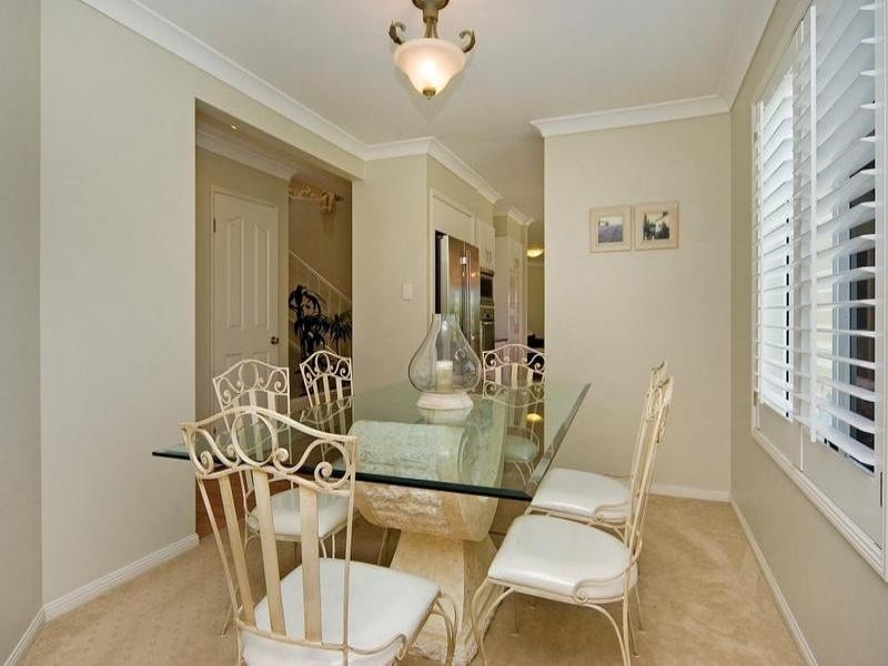 22 Parkwater Point, Helensvale QLD 4212