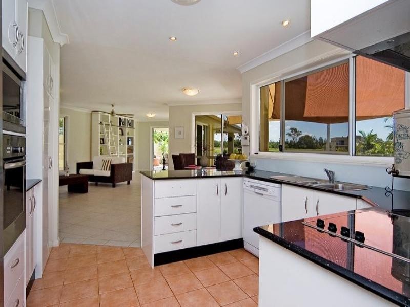 22 Parkwater Point, Helensvale QLD 4212