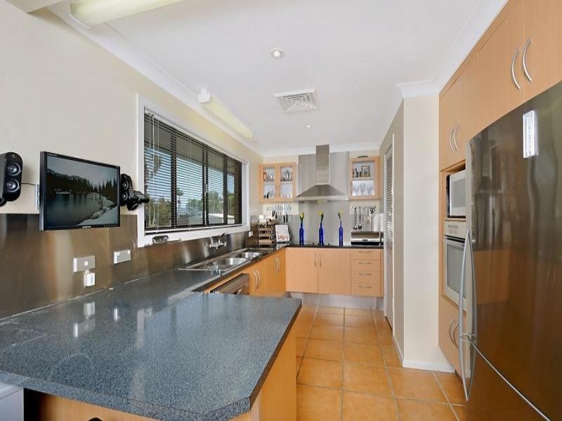 36 Campbell Street, Sorrento QLD 4217