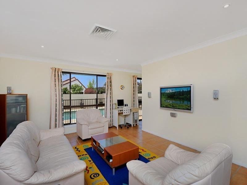 36 Campbell Street, Sorrento QLD 4217