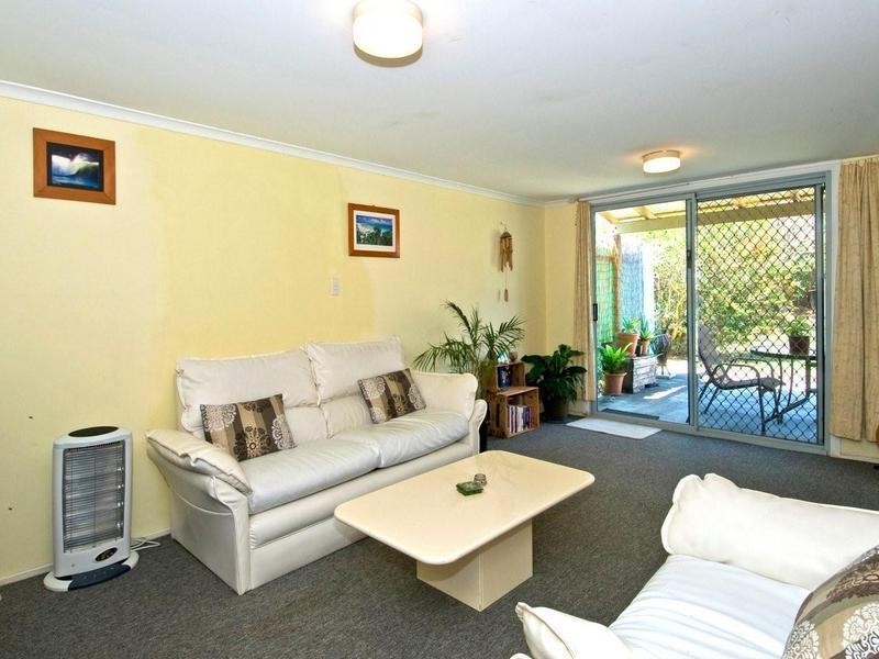 38 Dawn Parade, Miami QLD 4220