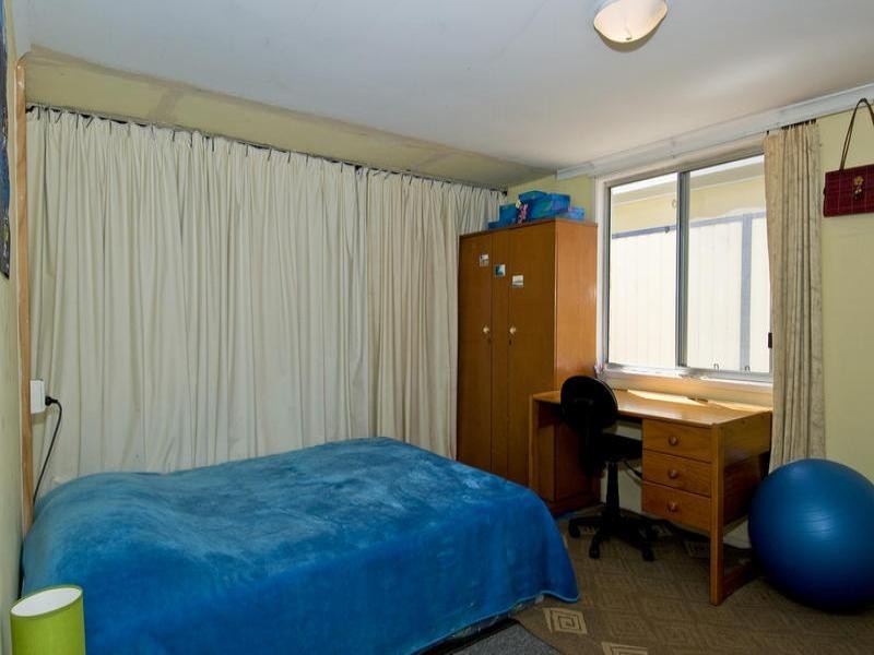 38 Dawn Parade, Miami QLD 4220