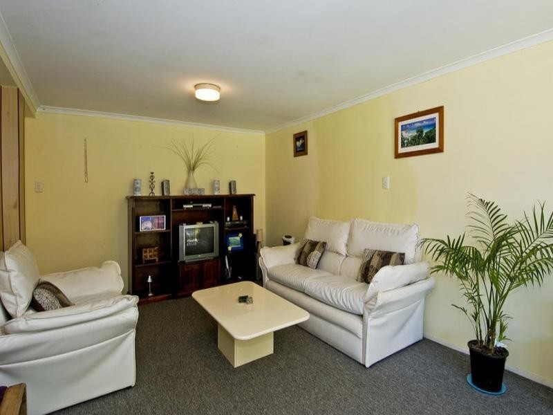 38 Dawn Parade, Miami QLD 4220