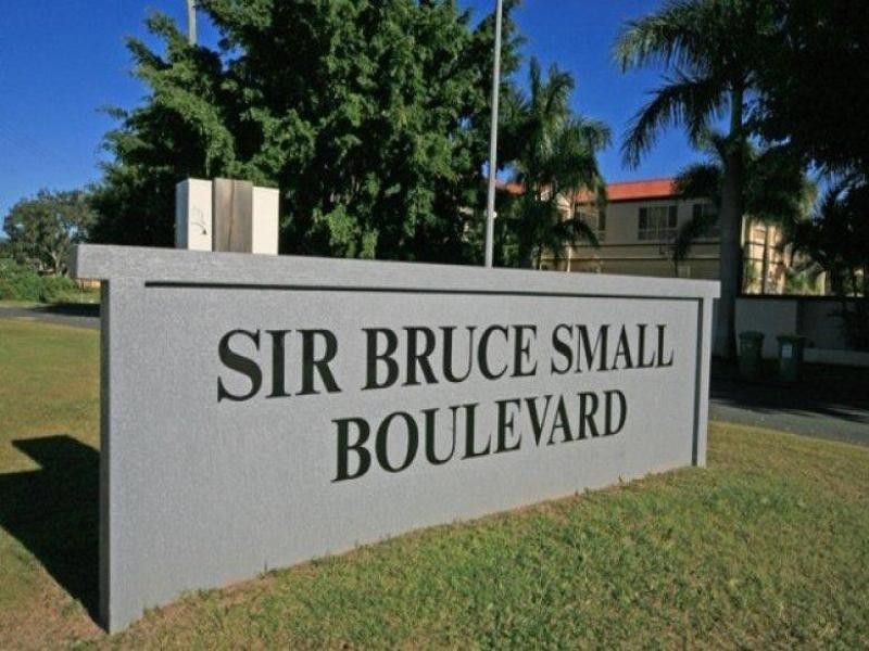 132 Sir Bruce Small Boulevard, Benowa QLD 4217