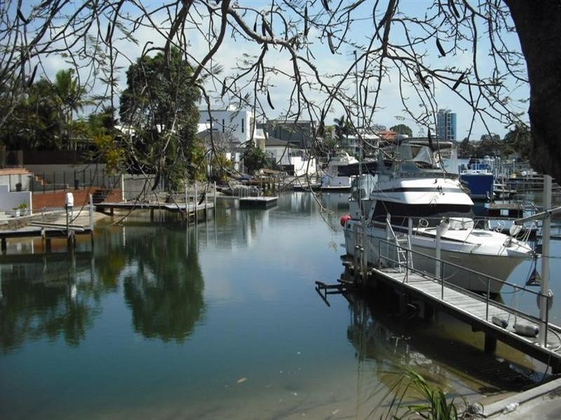 32 The Promenade, Isle Of Capri QLD 4217