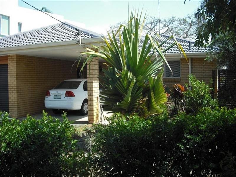 32 The Promenade, Isle Of Capri QLD 4217