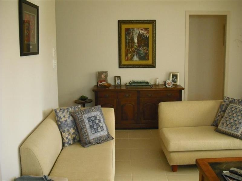 32 The Promenade, Isle Of Capri QLD 4217