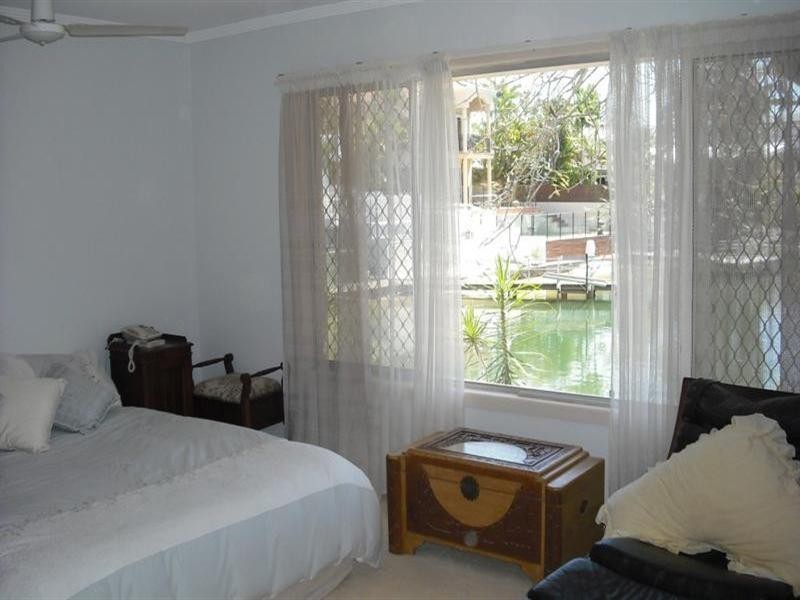 32 The Promenade, Isle Of Capri QLD 4217