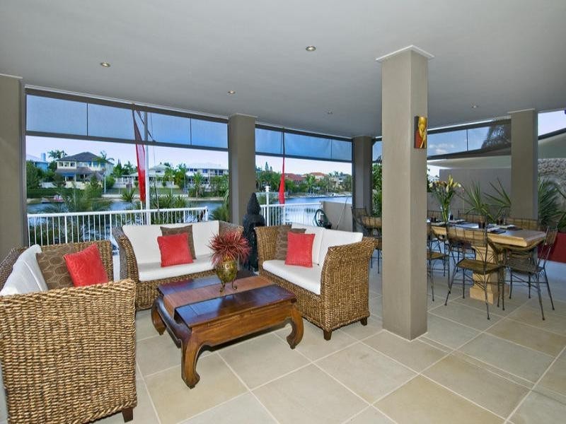 52 Edinburgh Road, Benowa QLD 4217