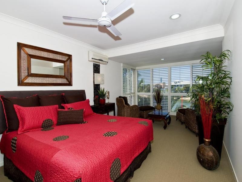 52 Edinburgh Road, Benowa QLD 4217