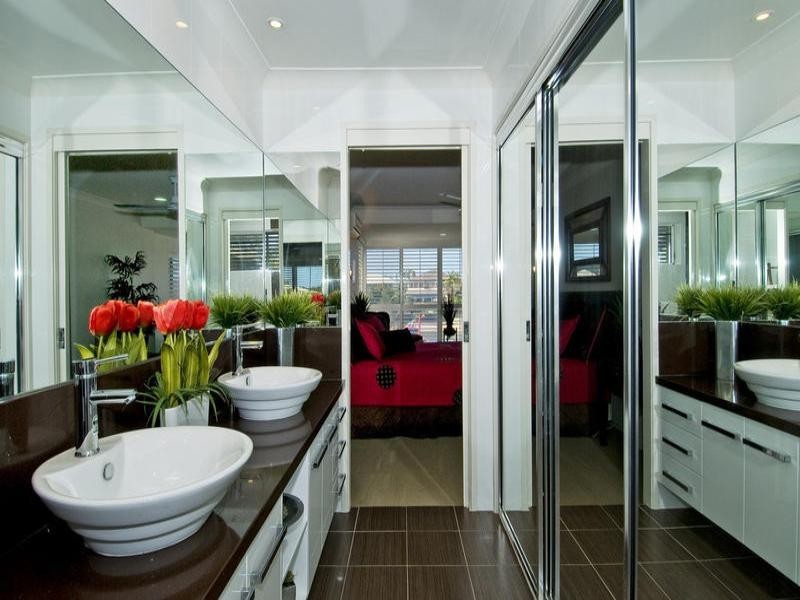 52 Edinburgh Road, Benowa QLD 4217