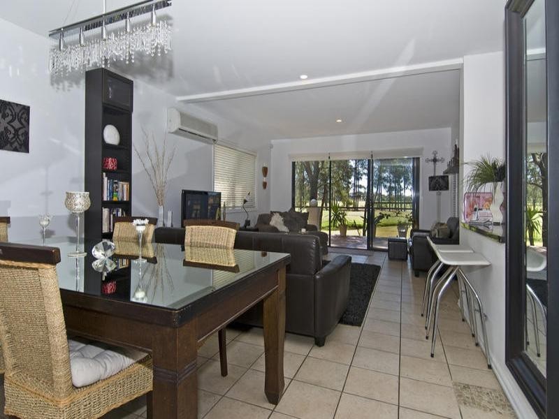 43 Ballybunyon Crescent, Hope Island QLD 4212