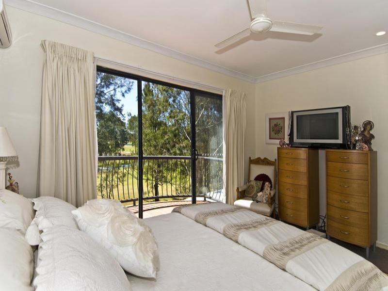 43 Ballybunyon Crescent, Hope Island QLD 4212