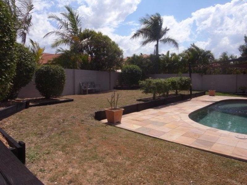 33 Edinburgh Road, Benowa QLD 4217