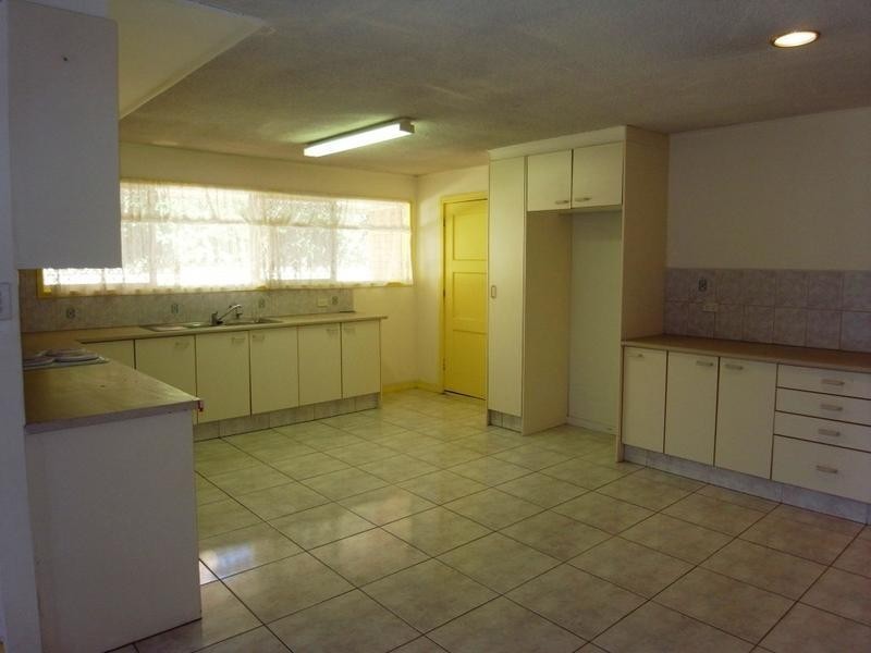 42 Verona Avenue, Isle Of Capri QLD 4217