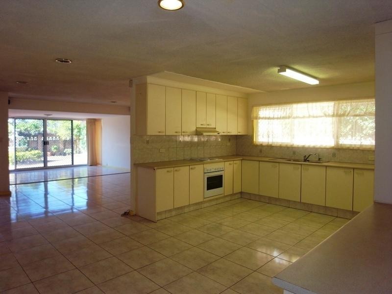 42 Verona Avenue, Isle Of Capri QLD 4217