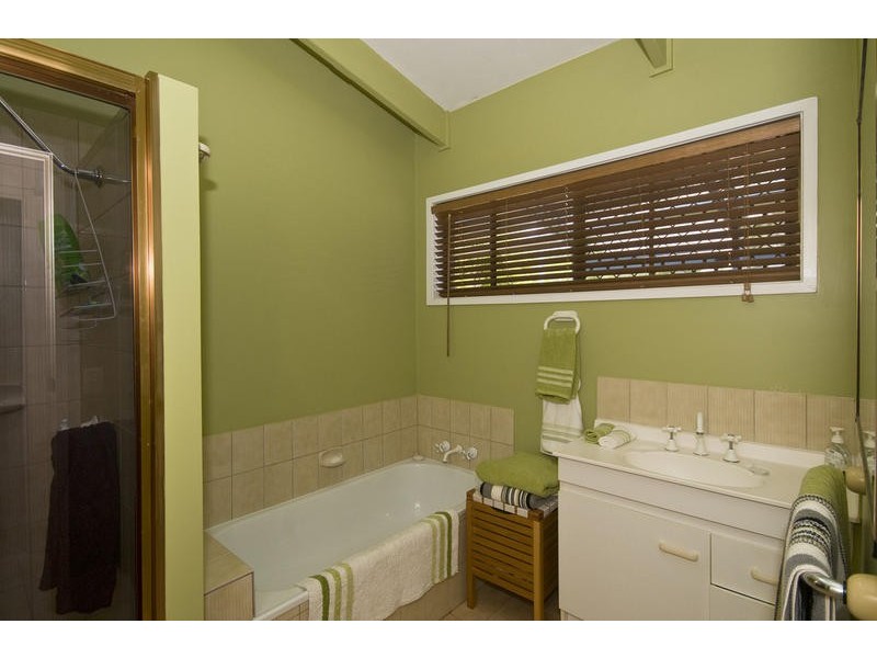 6 Dulcie Drive, Burleigh Heads QLD 4220