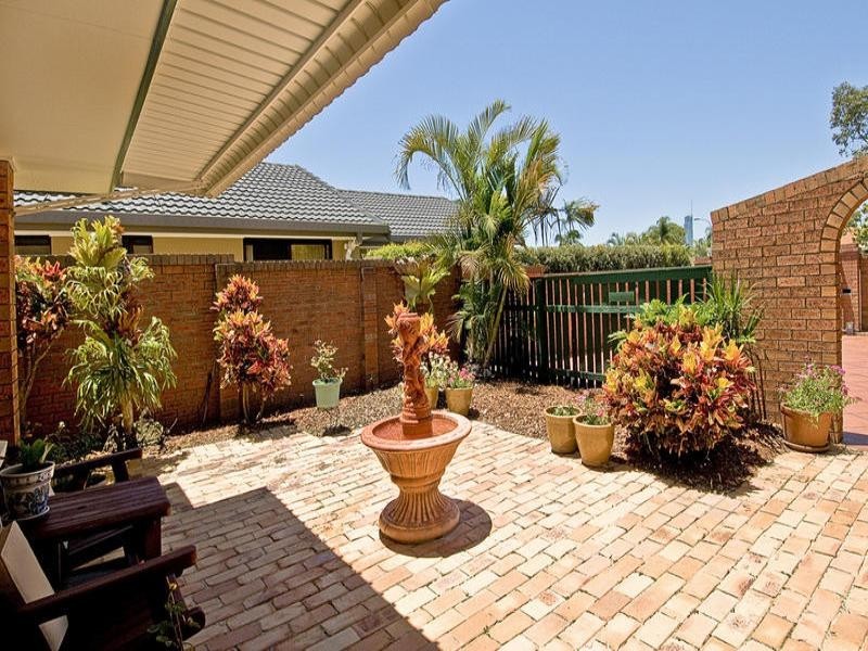 36 Claymore Crescent, Sorrento QLD 4217