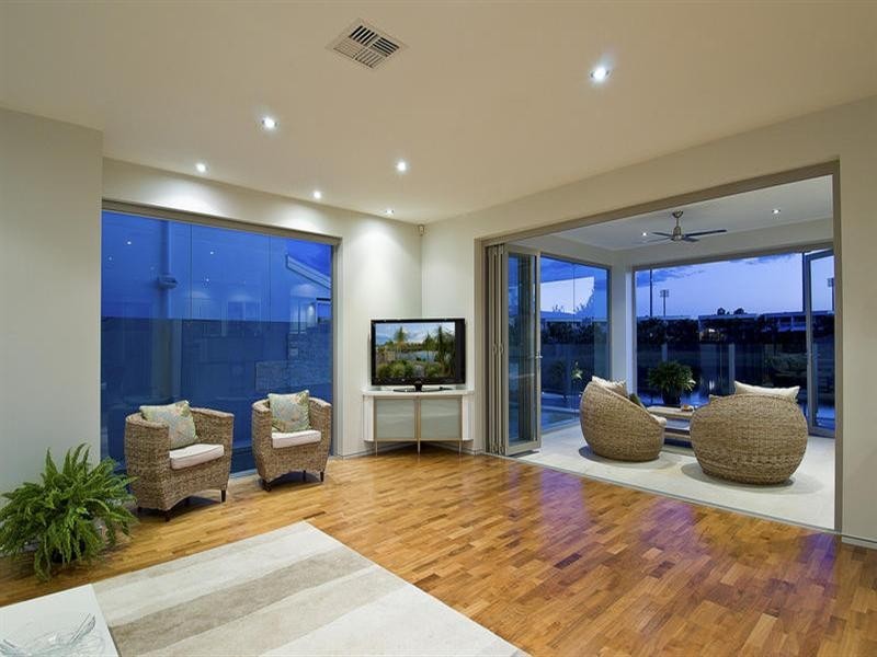 2/145 Palm Meadows Drive, Carrara QLD 4211