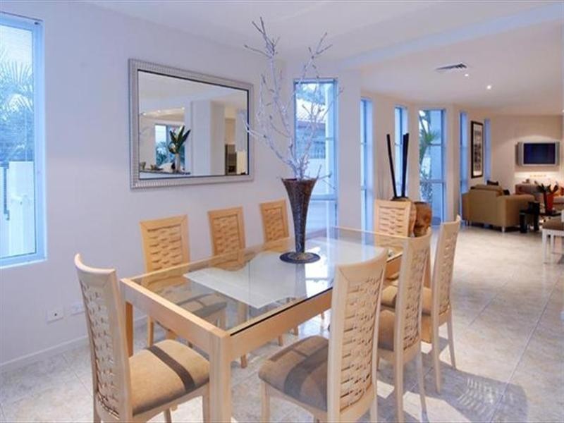 50 Amalfi Drive, Isle Of Capri QLD 4217