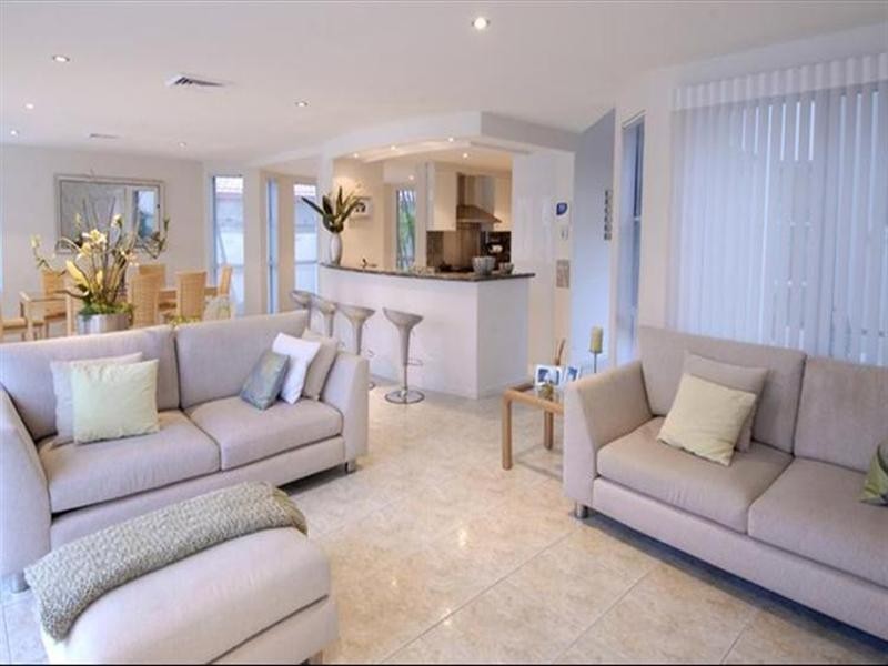 50 Amalfi Drive, Isle Of Capri QLD 4217