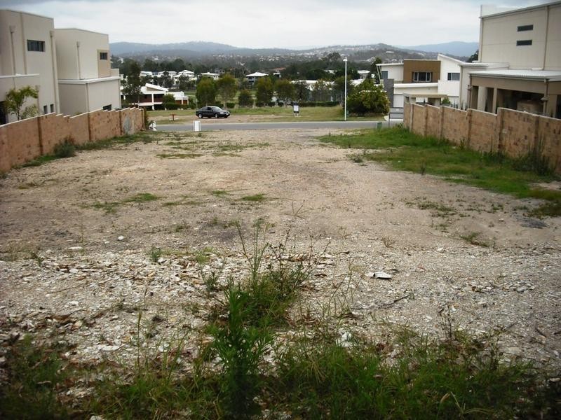 8005 Vista Drive, Royal Pines Riverside, Benowa QLD 4217