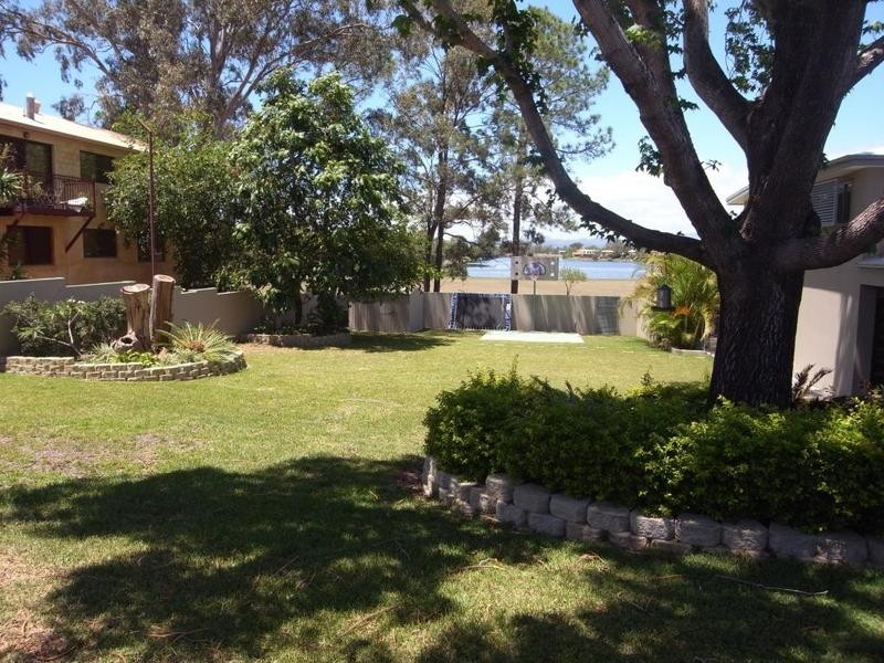 90 Bamboo Avenue, Benowa QLD 4217