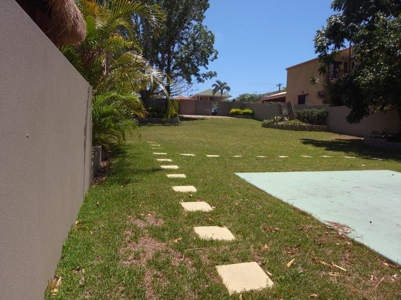 90 Bamboo Avenue, Benowa QLD 4217