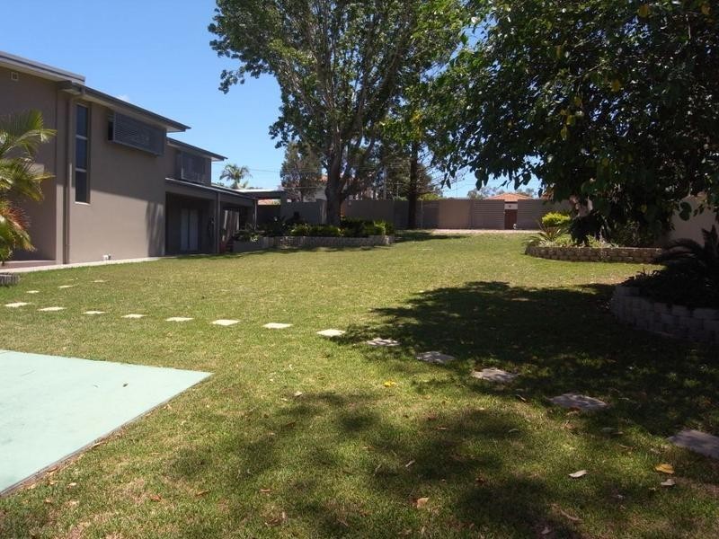 90 Bamboo Avenue, Benowa QLD 4217