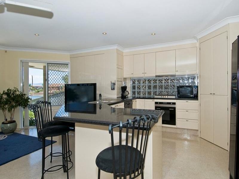 24 Allawah Street, Sorrento QLD 4217