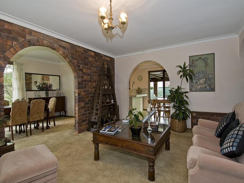 2 Barow Court, Ashmore QLD 4214