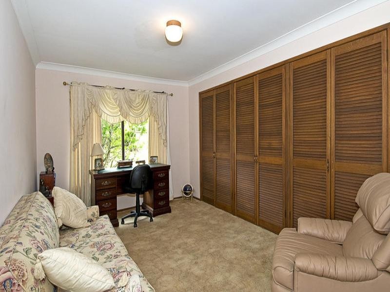 2 Barow Court, Ashmore QLD 4214