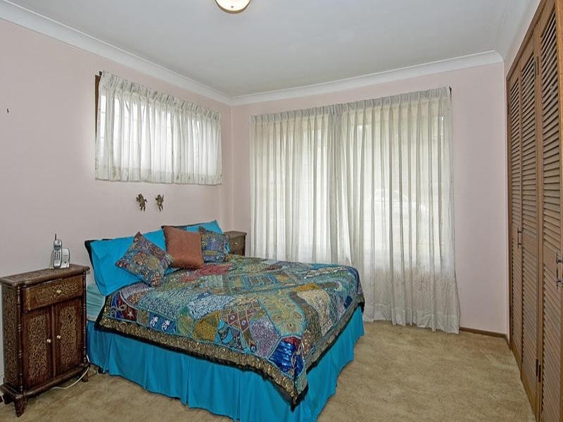 2 Barow Court, Ashmore QLD 4214