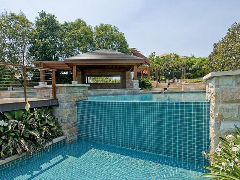 8 Kirribilli Heights. 2 Ridgeline Way, Highland Park QLD 4211