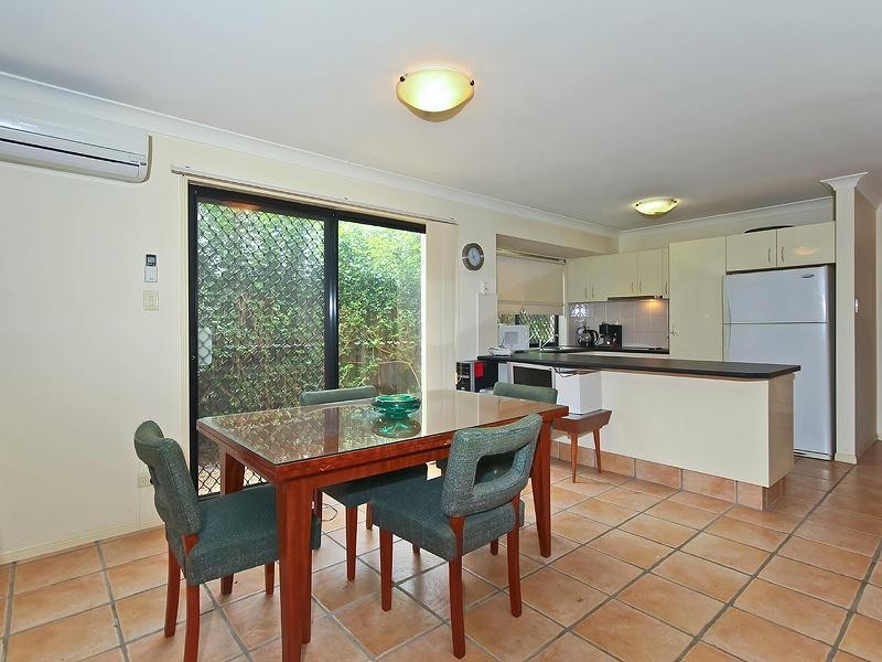 1/68 Heeb Street, Benowa QLD 4217