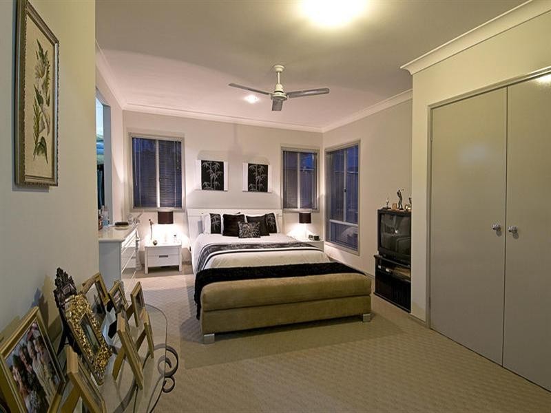 37 Shannonbrook Grove, Oxenford QLD 4210