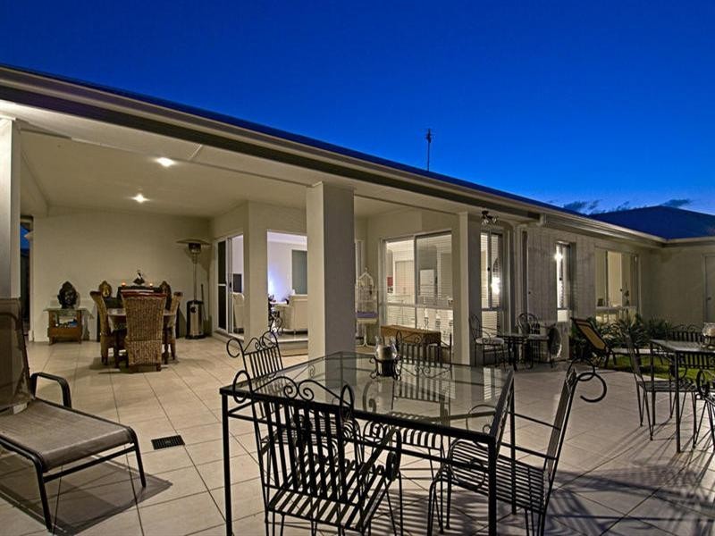 37 Shannonbrook Grove, Oxenford QLD 4210