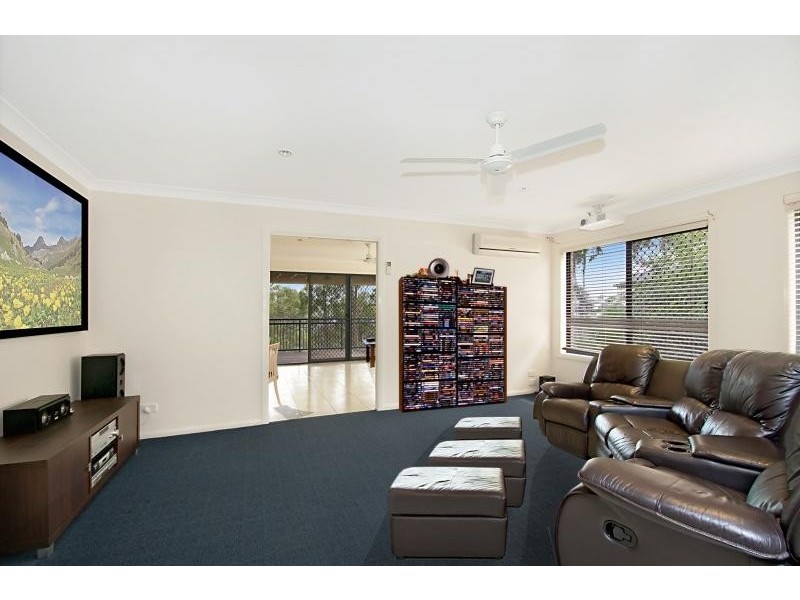 21 Tara Vista Boulevard, Highland Park QLD 4211